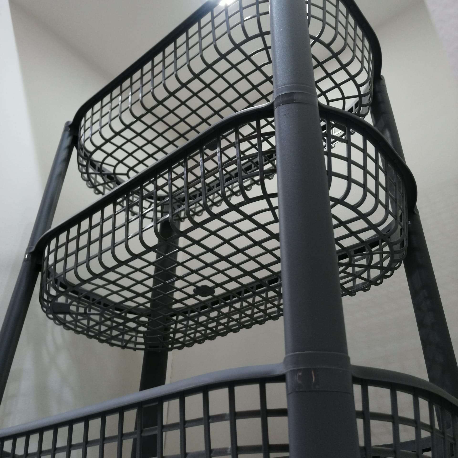 Carrinho de Arrumação Com Rodas | 465 x 260 x 788mm | Versátil, Móvel e Eco-Consciente