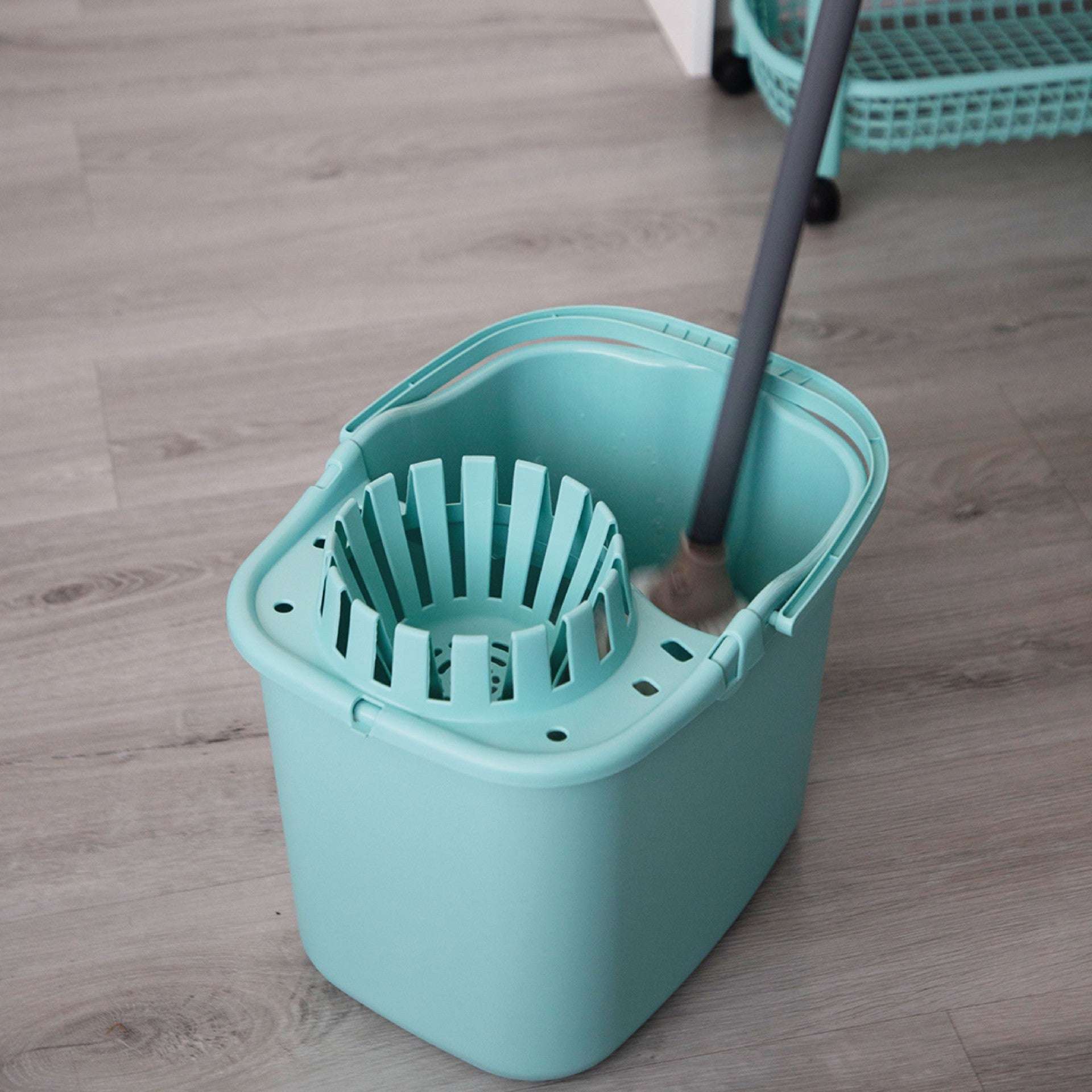 Balde com Espremedor | 15L | Praticidade e Eficiência na Limpeza