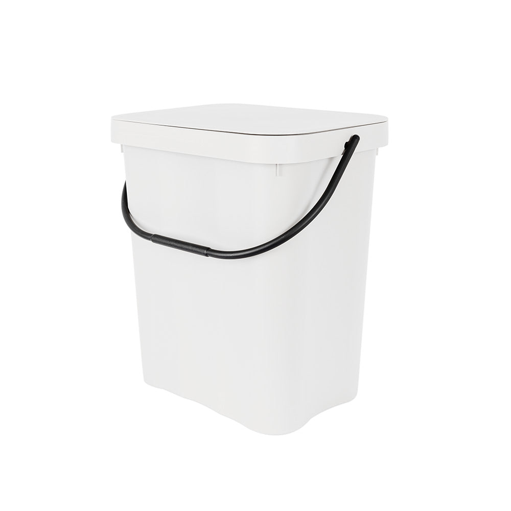 Caixote do lixo branco com asa preta em fundo branco