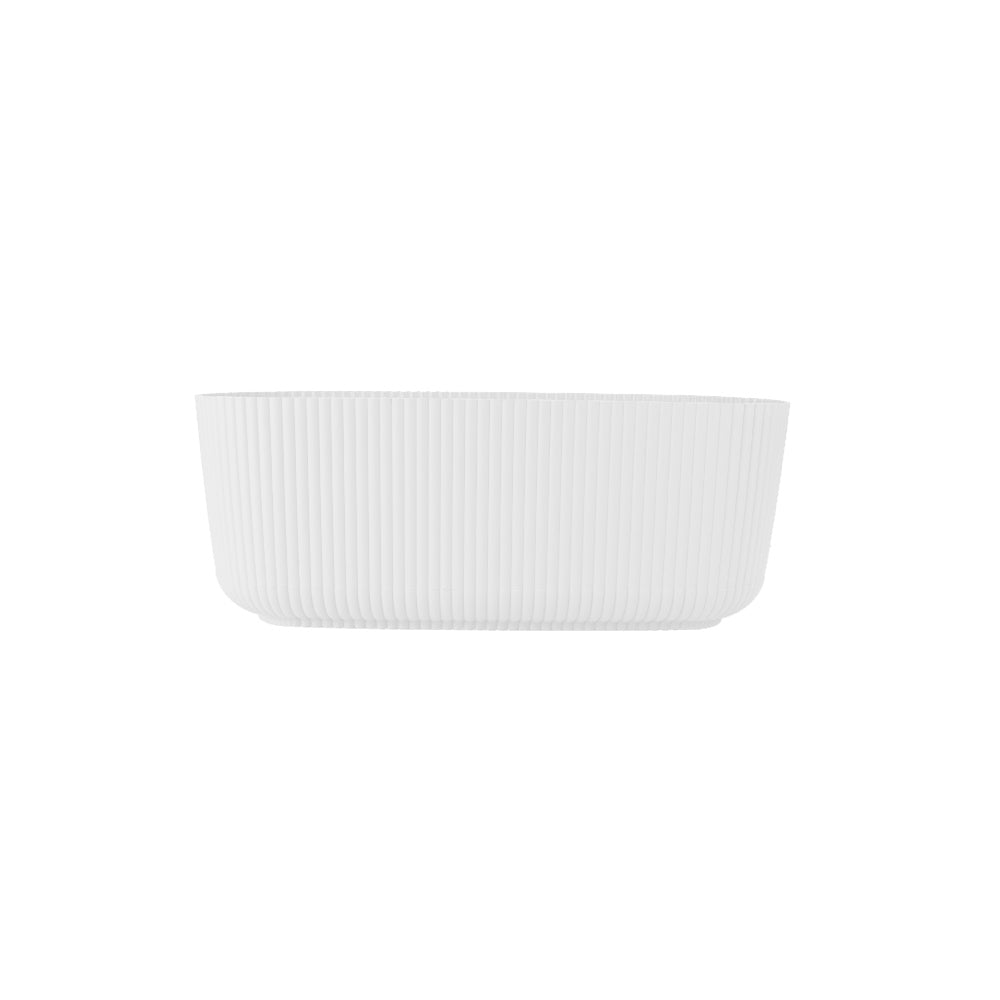 Floreira em plastico branco, com raiado e com formato ovalizado